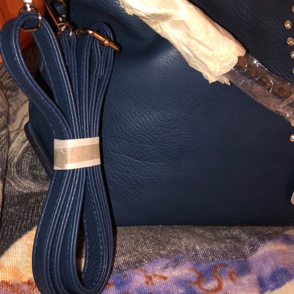 Handbag - Picture 7 of 8